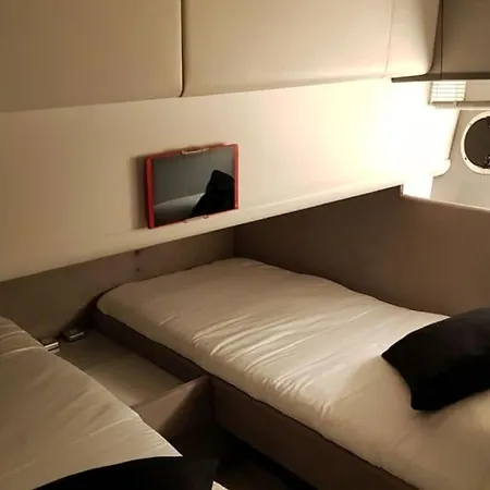 Hotel en barco Sealine Whiteshell *