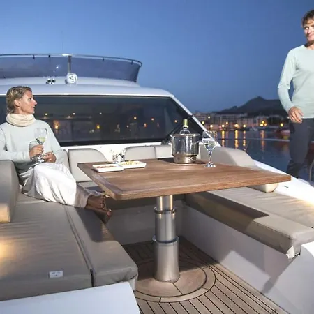 Hotel en barco Sealine Whiteshell Torrevieja