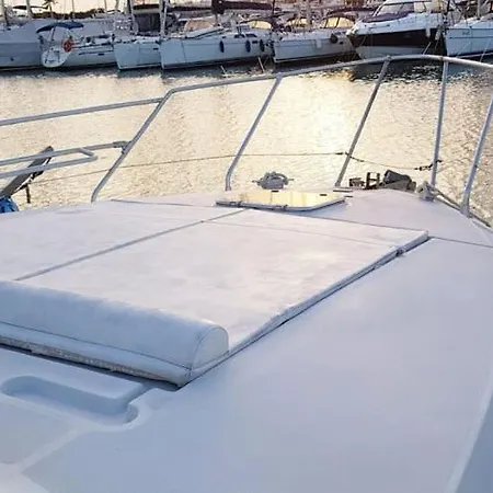 Hotel en barco Sealine Whiteshell Torrevieja