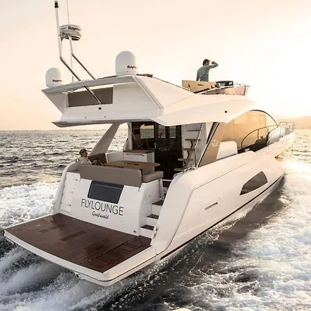 Sealine Whiteshell Hotel en barco Torrevieja