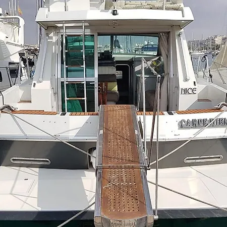 Hotel en barco Sealine Whiteshell